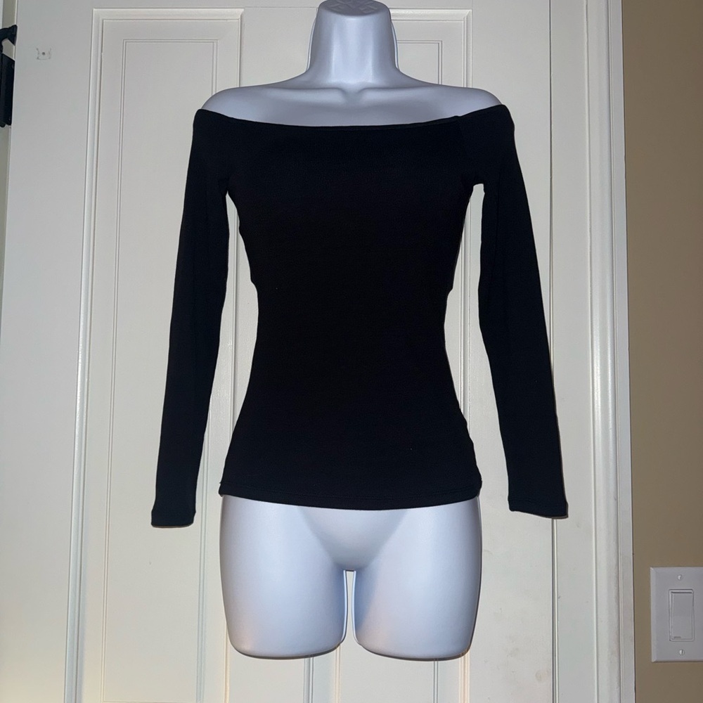 Source Unknown Black Off-Shoulder Top